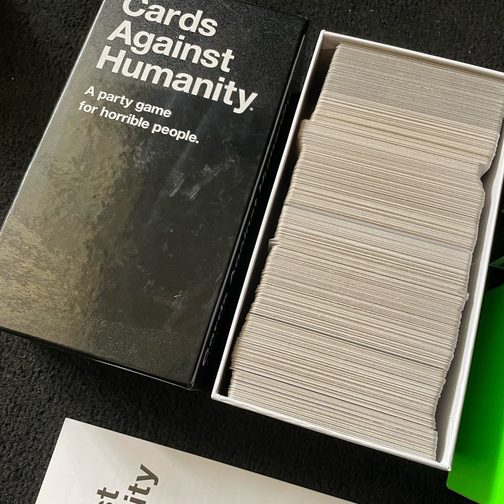 Cards Against Humanity - Picture 4 of 4